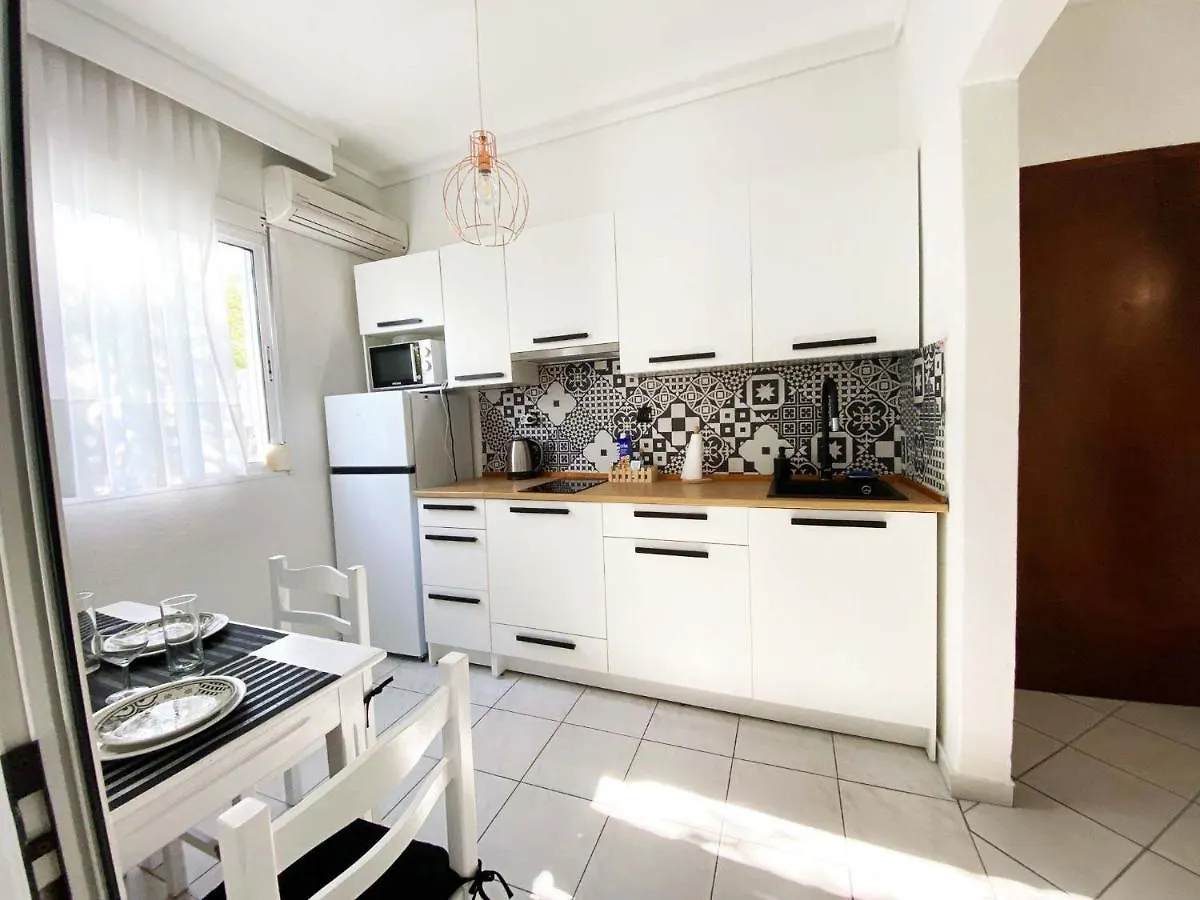 Cozy Apartment In Skala Fourkas, 2 Bedroom 100M/Beach Greece